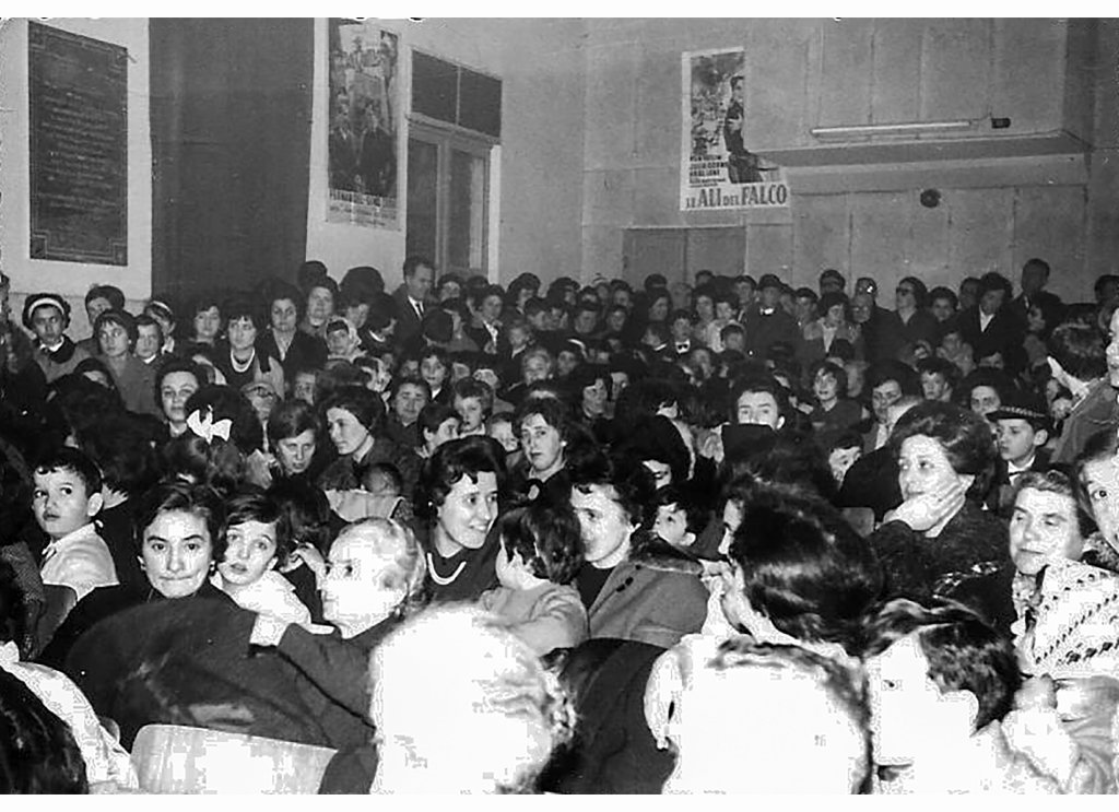 al cinema