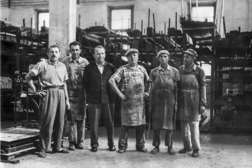 in officina
